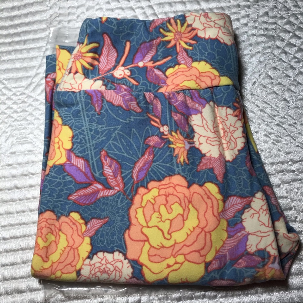 NEW Lularoes Tween Leggings (Size; Kids 8-14 Adults 00-0) Floral Roses Blue